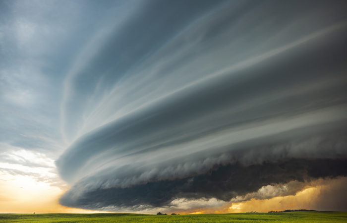 Large mesocyclone on the canadian prairies. Captured by a storm chaser