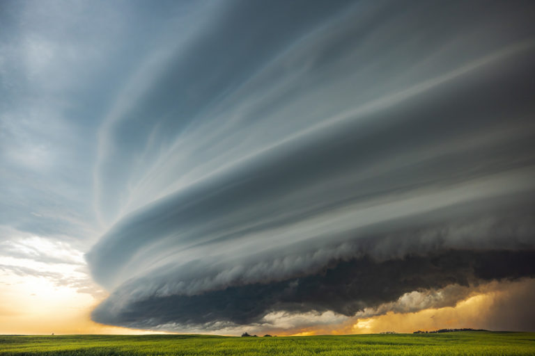Large mesocyclone on the canadian prairies. Captured by a storm chaser